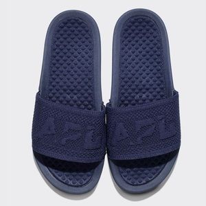 NWOT Navy Blue APL Women’s Techloom Slide